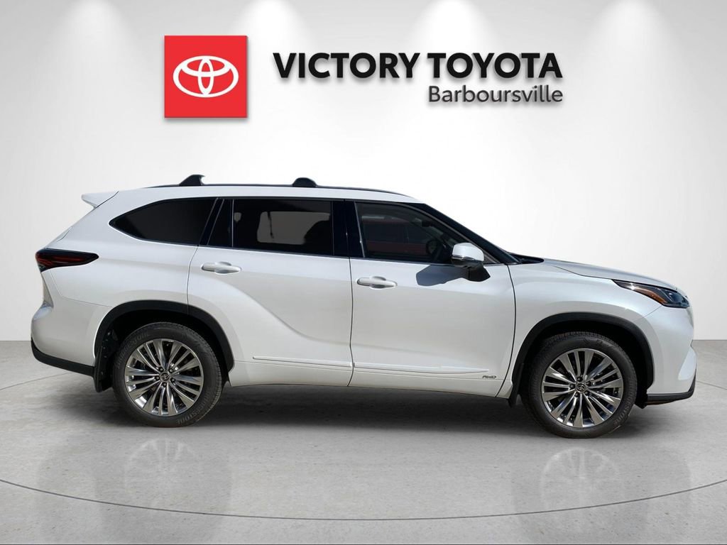 New 2026 Toyota Highlander Platinum AWD/4WD image 6