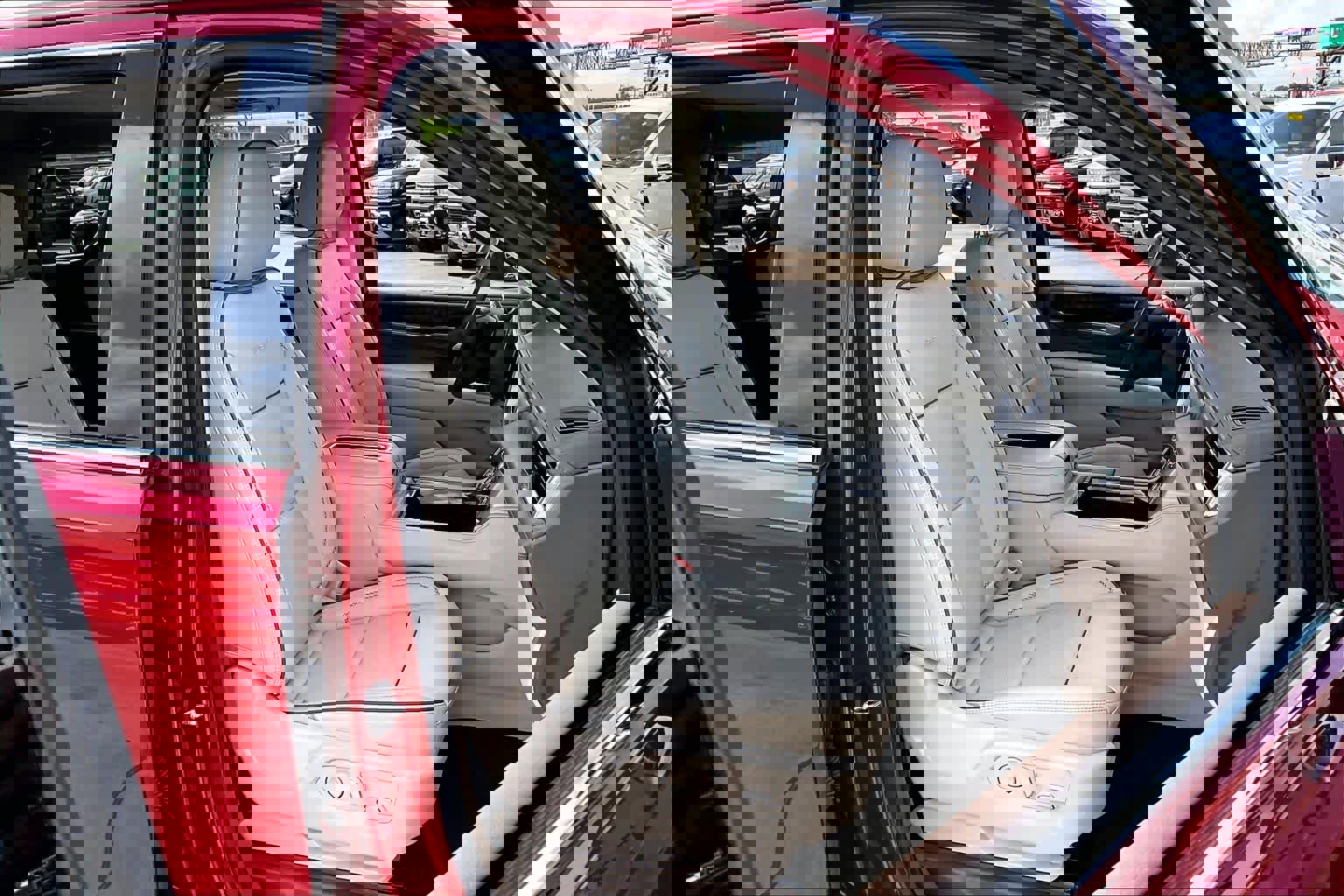 Used 2022 GMC Yukon Denali w/ Denali Premium Package image 9