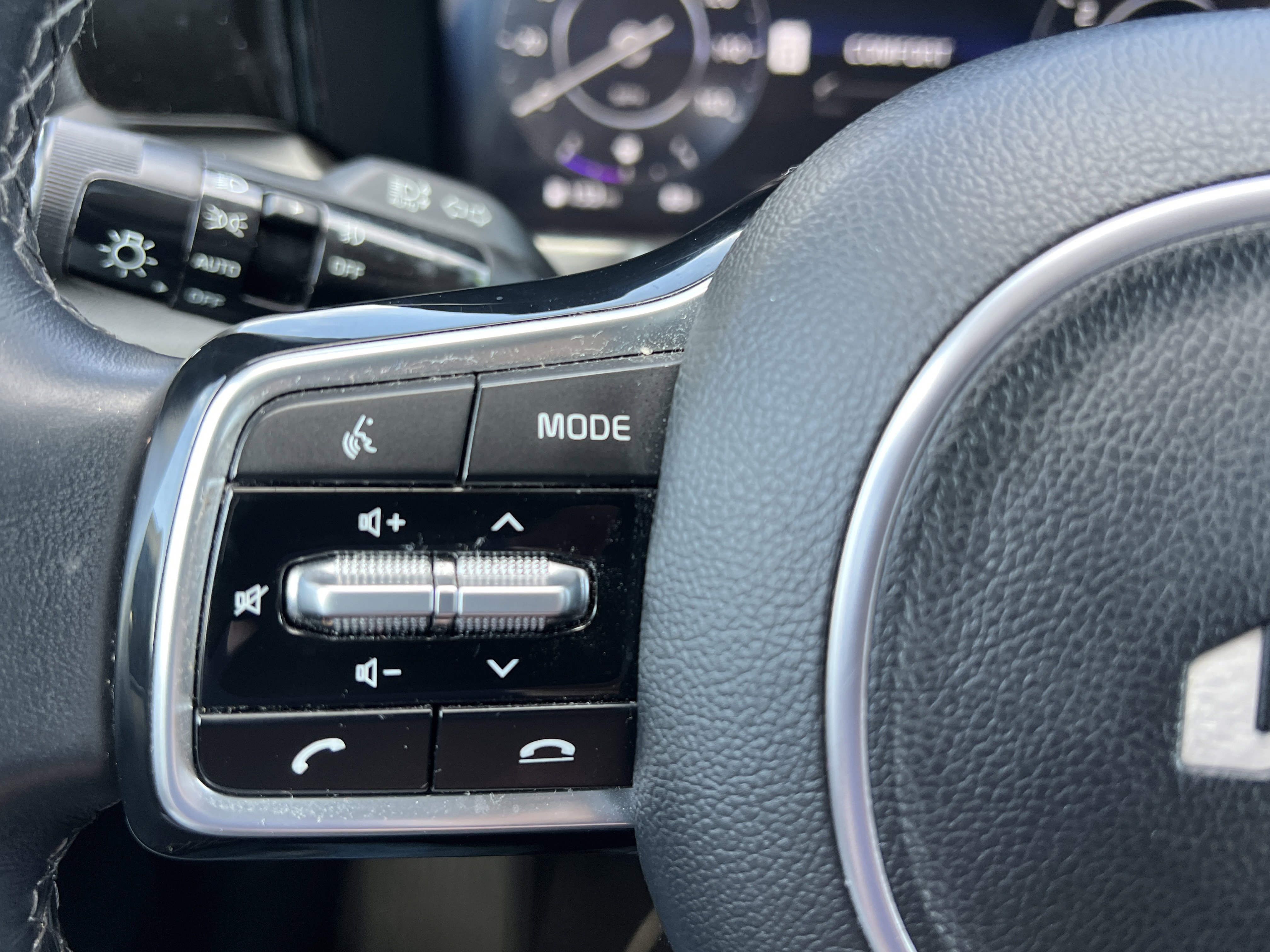 Certified 2023 Kia Sorento SX image 28