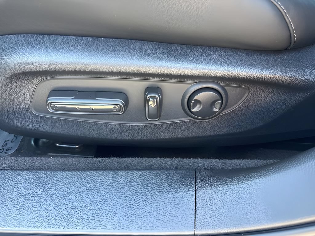 Used 2023 Honda Accord Touring image 10