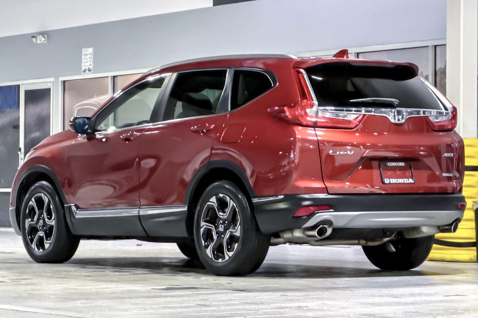 Used 2018 Honda CR-V Touring image 3