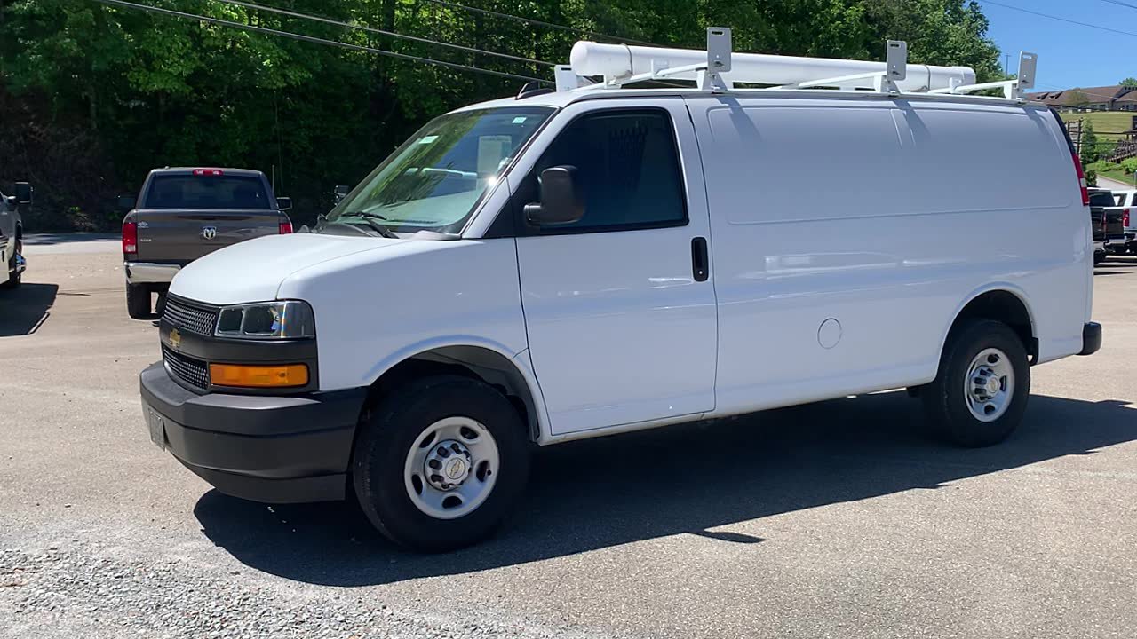 Used 2024 Chevrolet Express 2500 w/ Driver Convenience Package RWD image 9