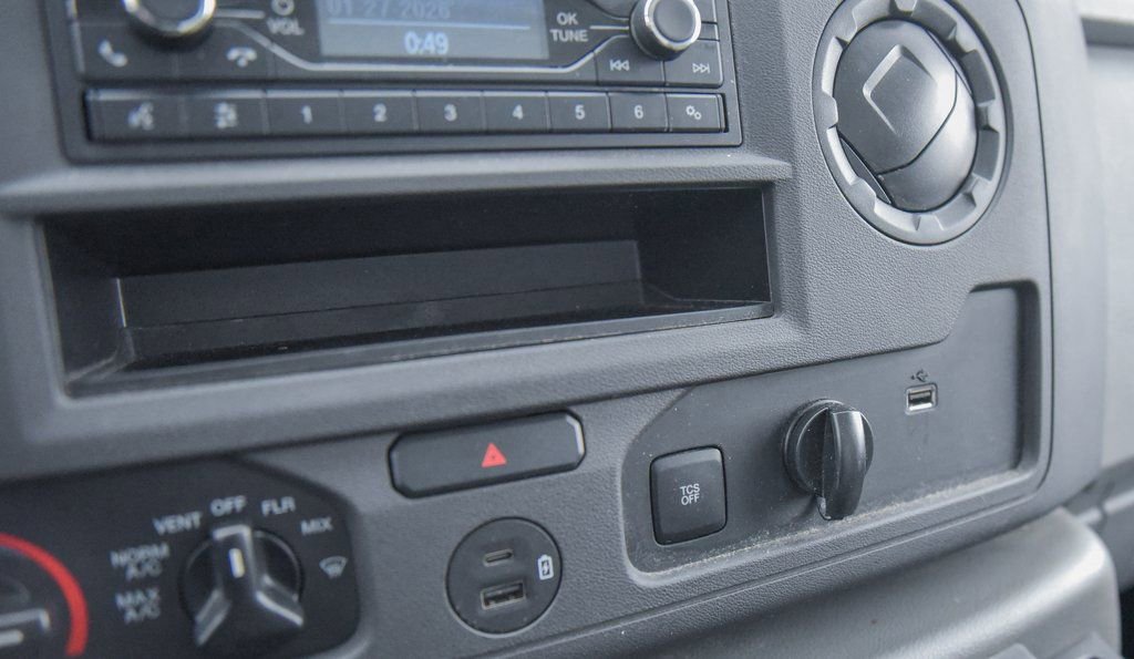 Used 2024 Ford E-450 and Econoline 450 Super Duty w/ Power Windows & Locks Group image 17
