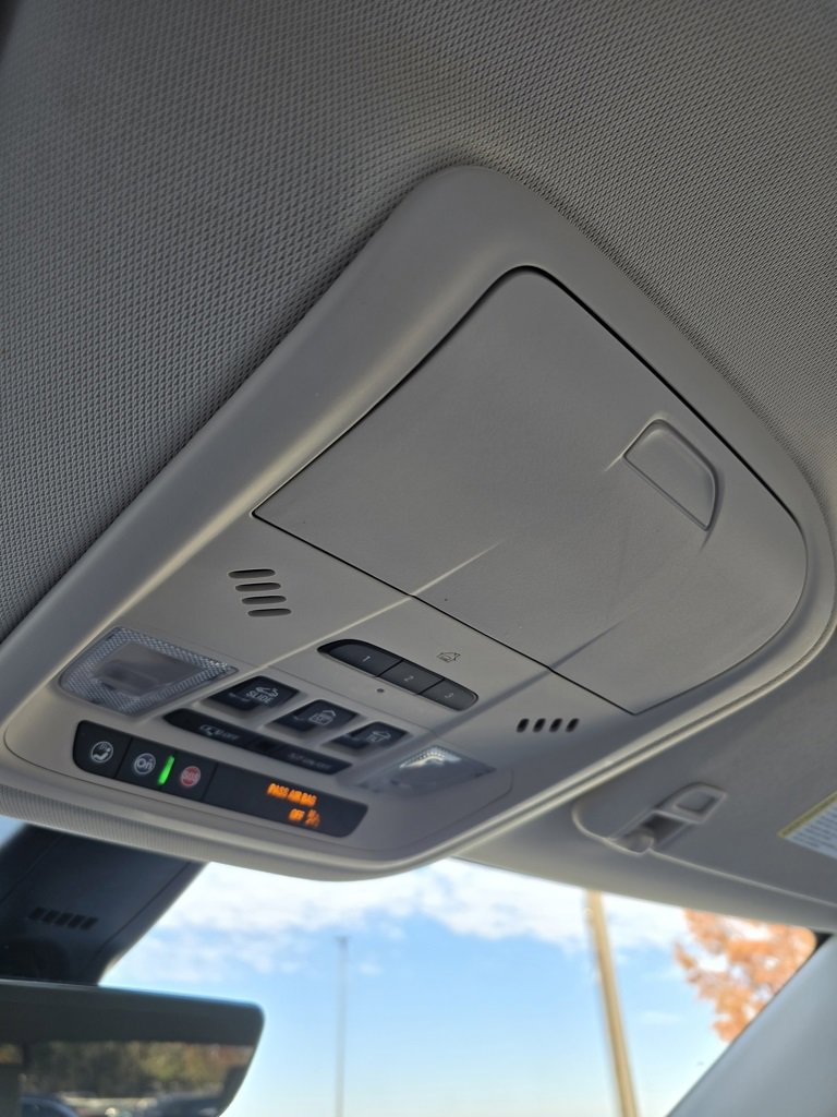 Used 2022 Buick Enclave Avenir w/ Avenir Technology Package image 20