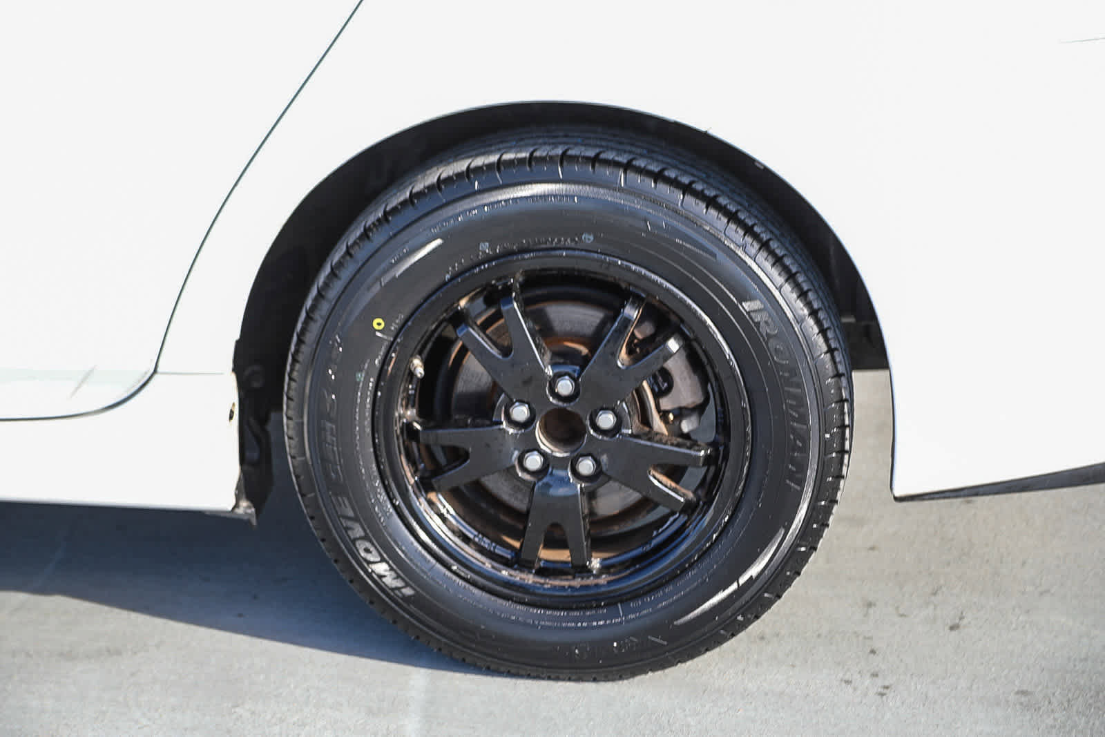 Used 2015 Toyota Prius Four image 11