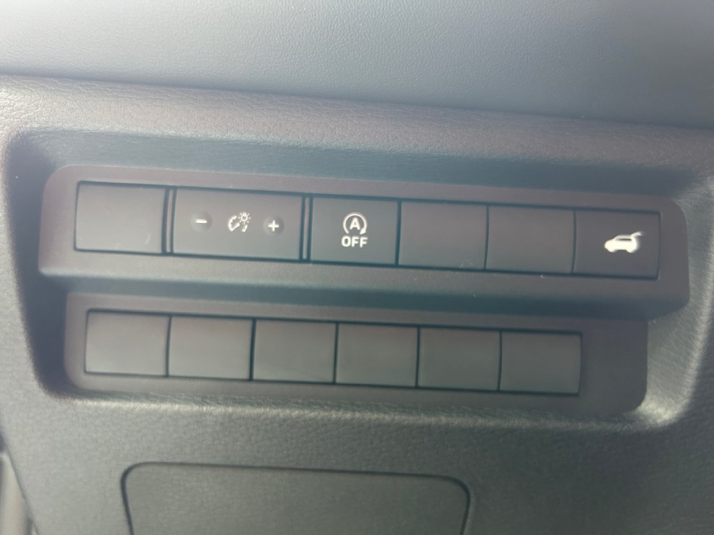 New 2026 Mitsubishi Outlander SE FWD image 16