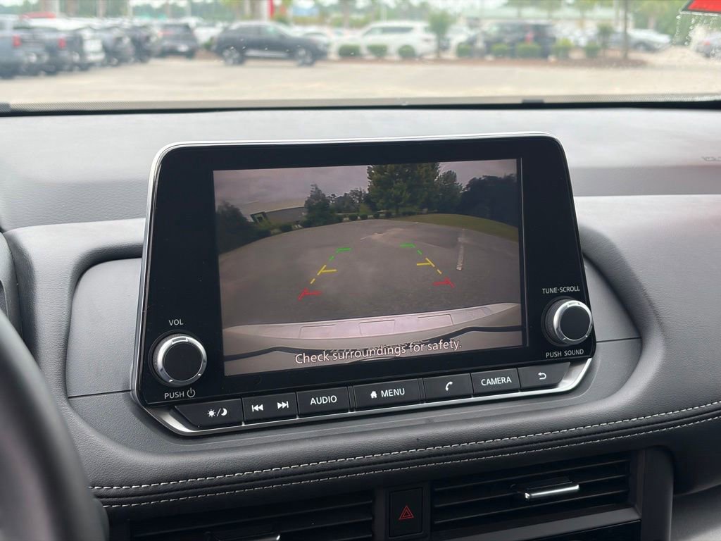 Used 2025 Nissan Rogue SV FWD image 21
