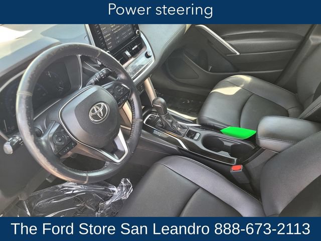 Used 2022 Toyota Corolla Cross XLE AWD/4WD image 22
