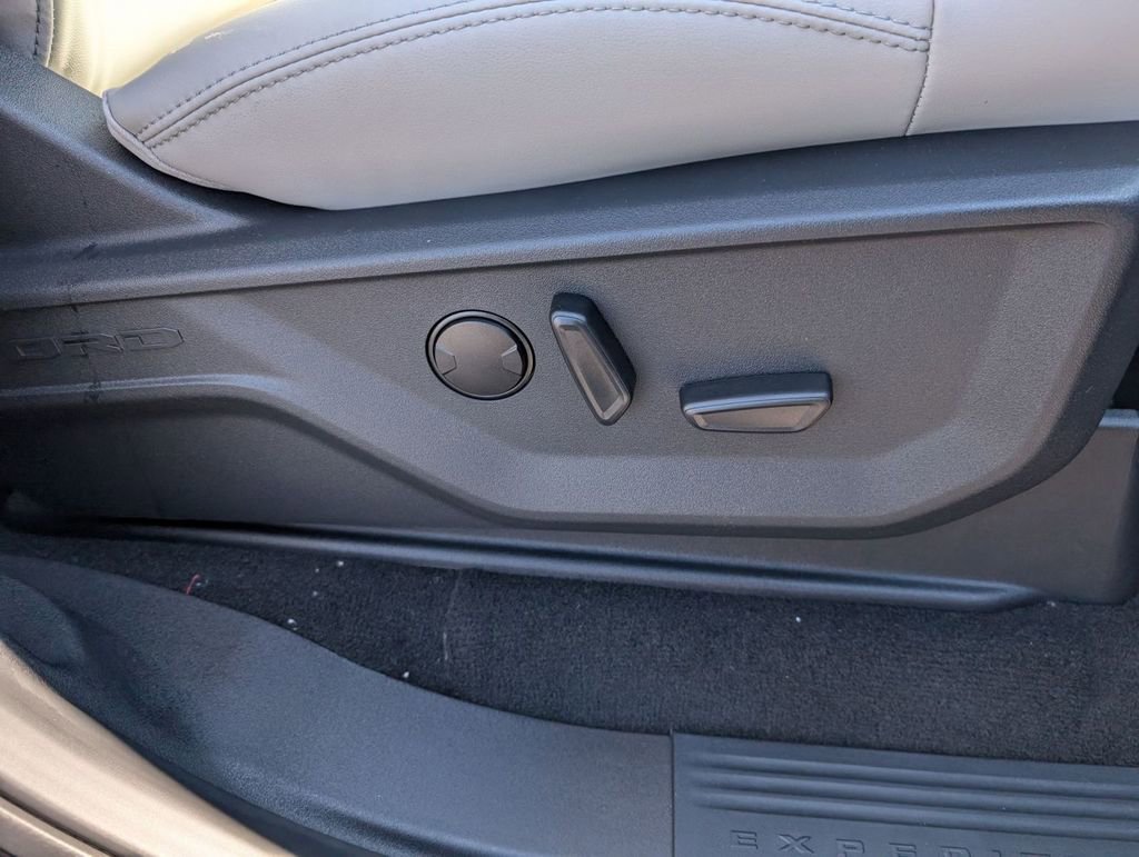 New 2026 Ford Expedition Active image 56