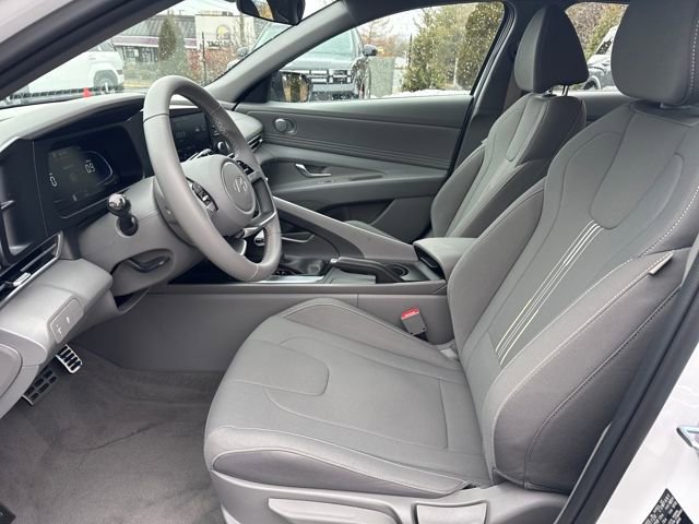 Certified 2025 Hyundai Elantra Sport image 9