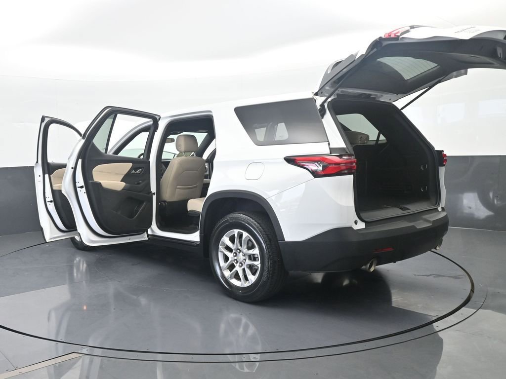 Used 2023 Chevrolet Traverse LS image 68