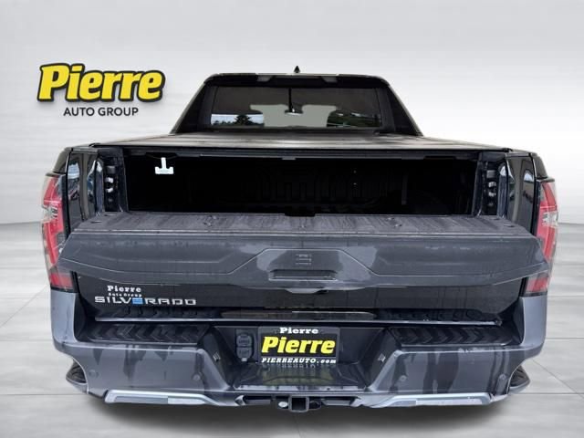 Used 2025 Chevrolet Silverado EV LT AWD/4WD image 4