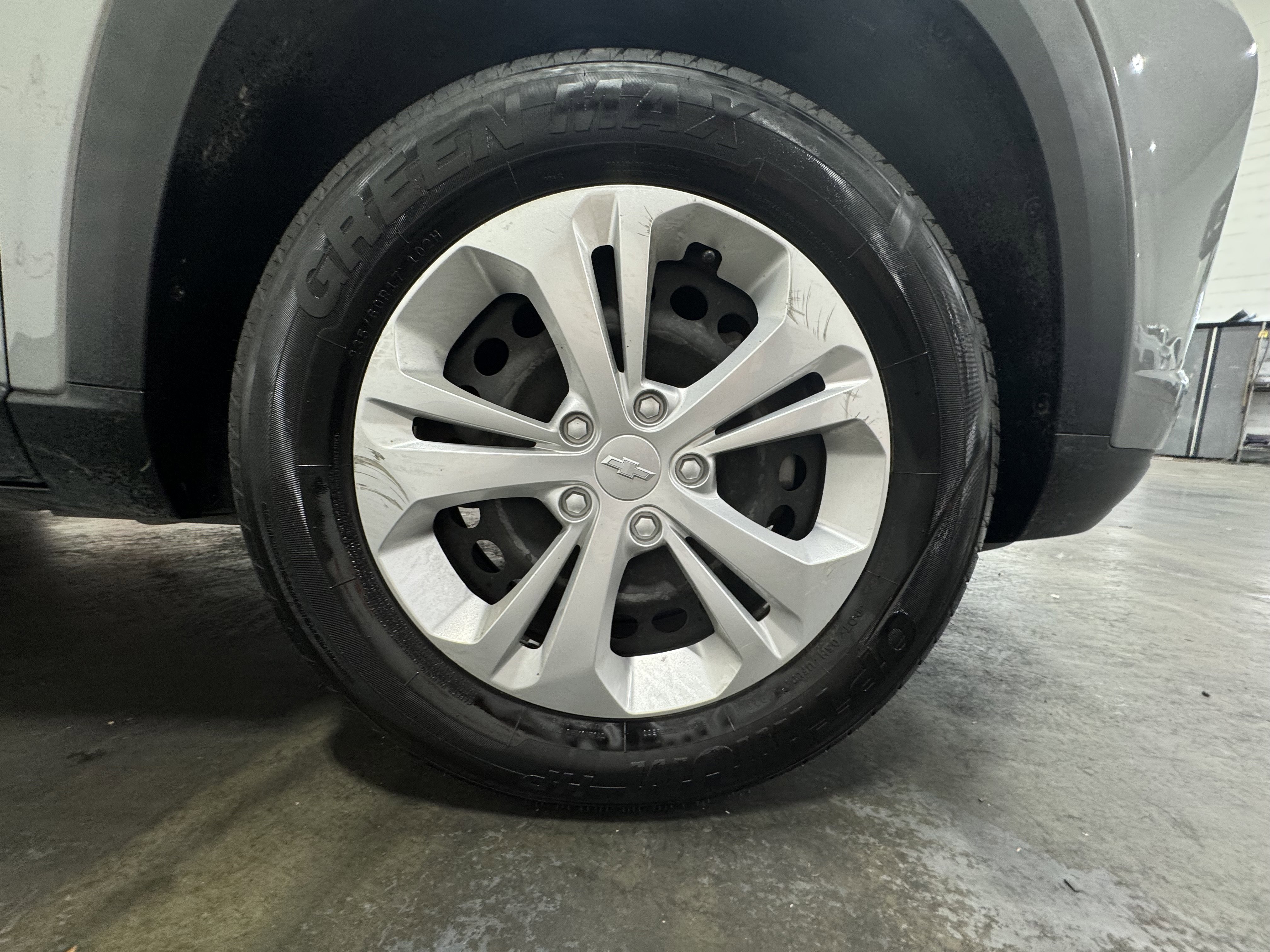 Used 2024 Chevrolet Trax LS w/ Driver Confidence Package FWD image 28