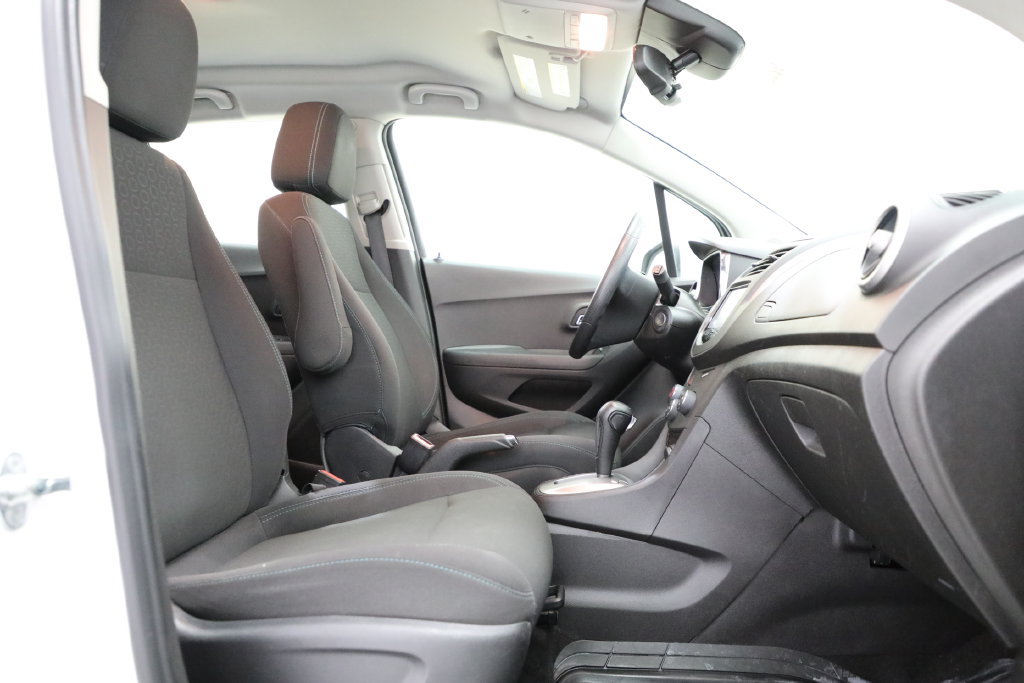 Used 2016 Chevrolet Trax LS w/ LPO, Cargo Package FWD image 12