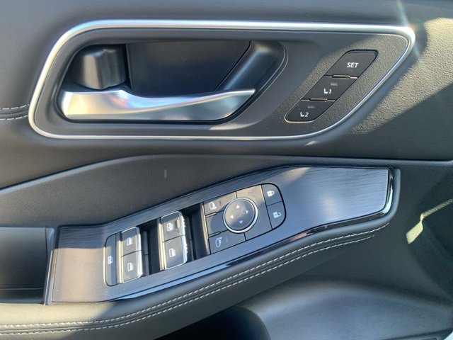 New 2026 Nissan Rogue Platinum image 10