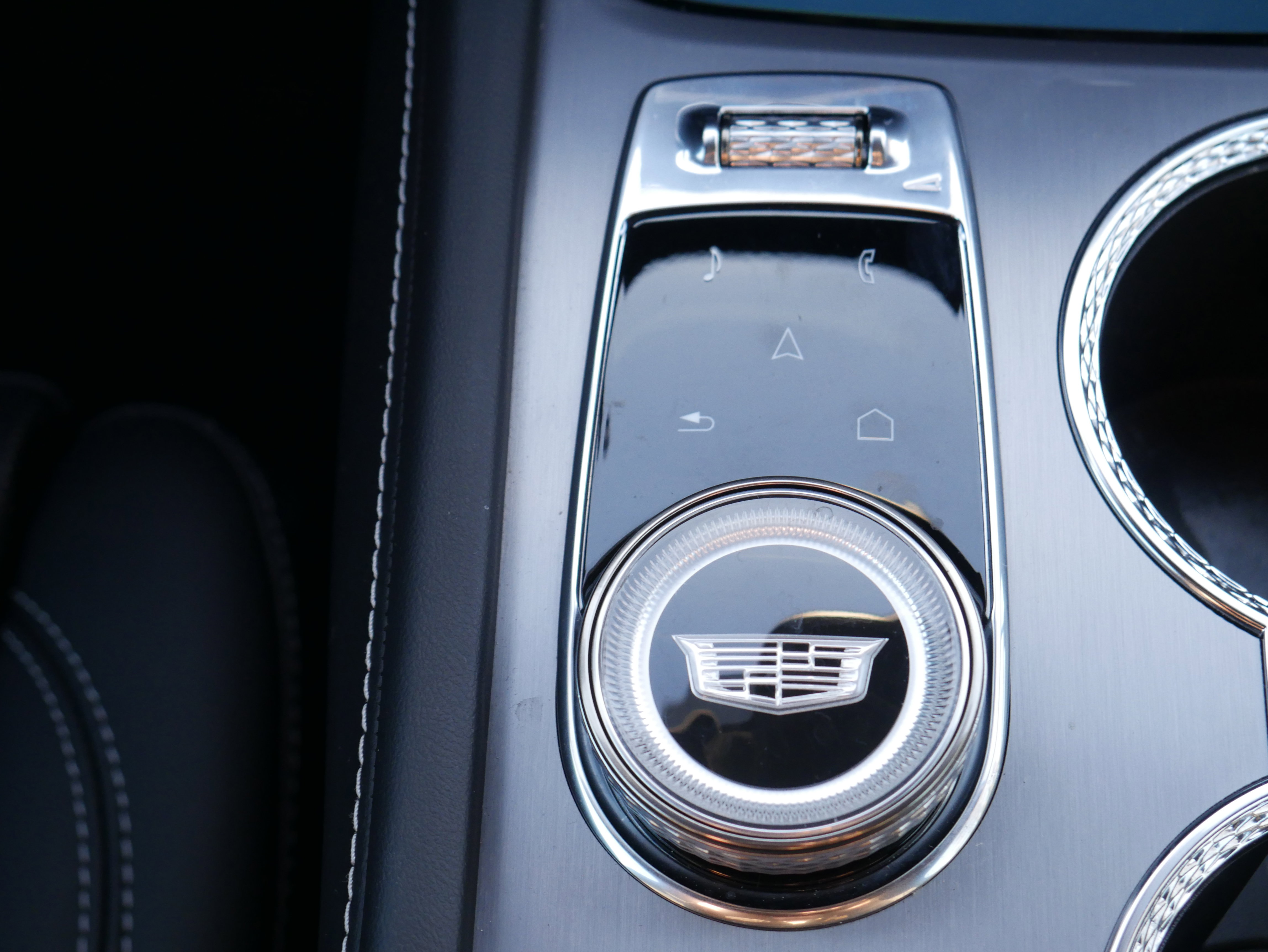 New 2026 Cadillac Vistiq Sport image 23