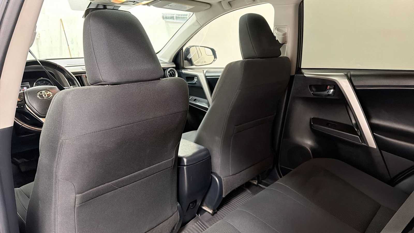 Certified 2018 Toyota RAV4 XLE w/ Carpet Mat Package AWD/4WD image 26