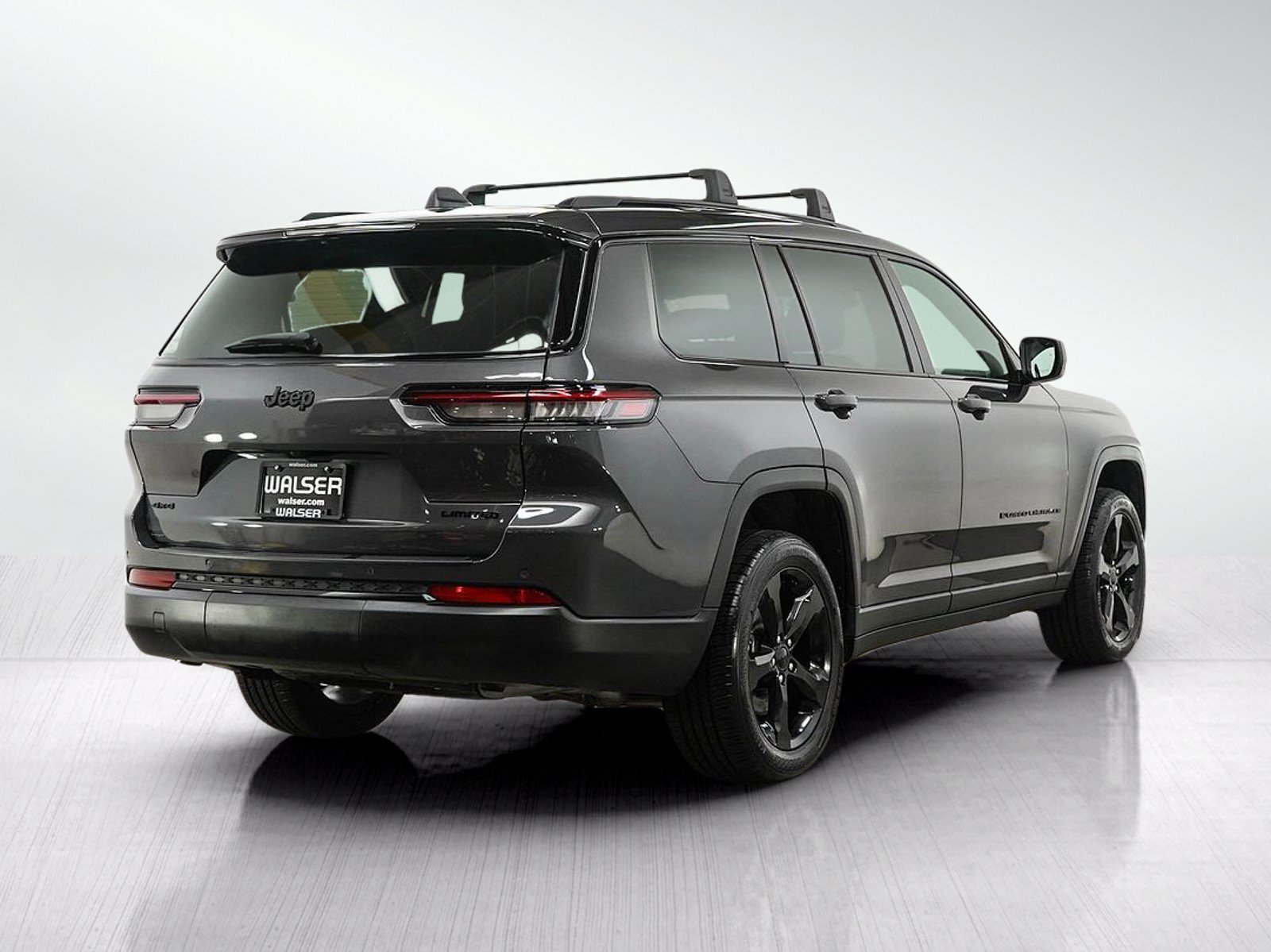Used 2024 Jeep Grand Cherokee L Limited w/ Black Appearance Package AWD/4WD image 5