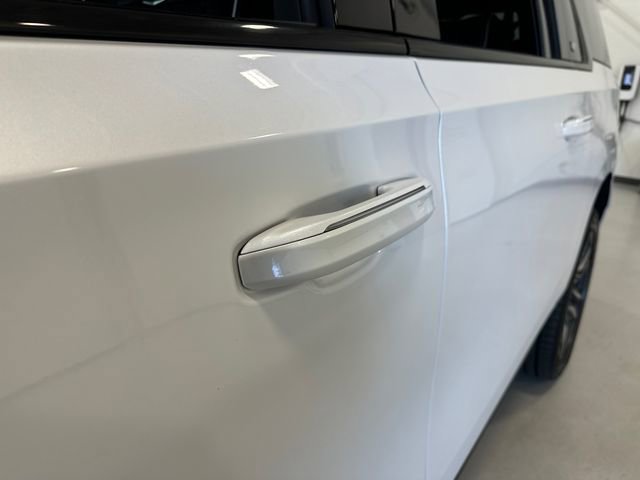 Used 2022 Cadillac Escalade ESV Sport Platinum w/ Heavy-Duty Trailer Package image 9
