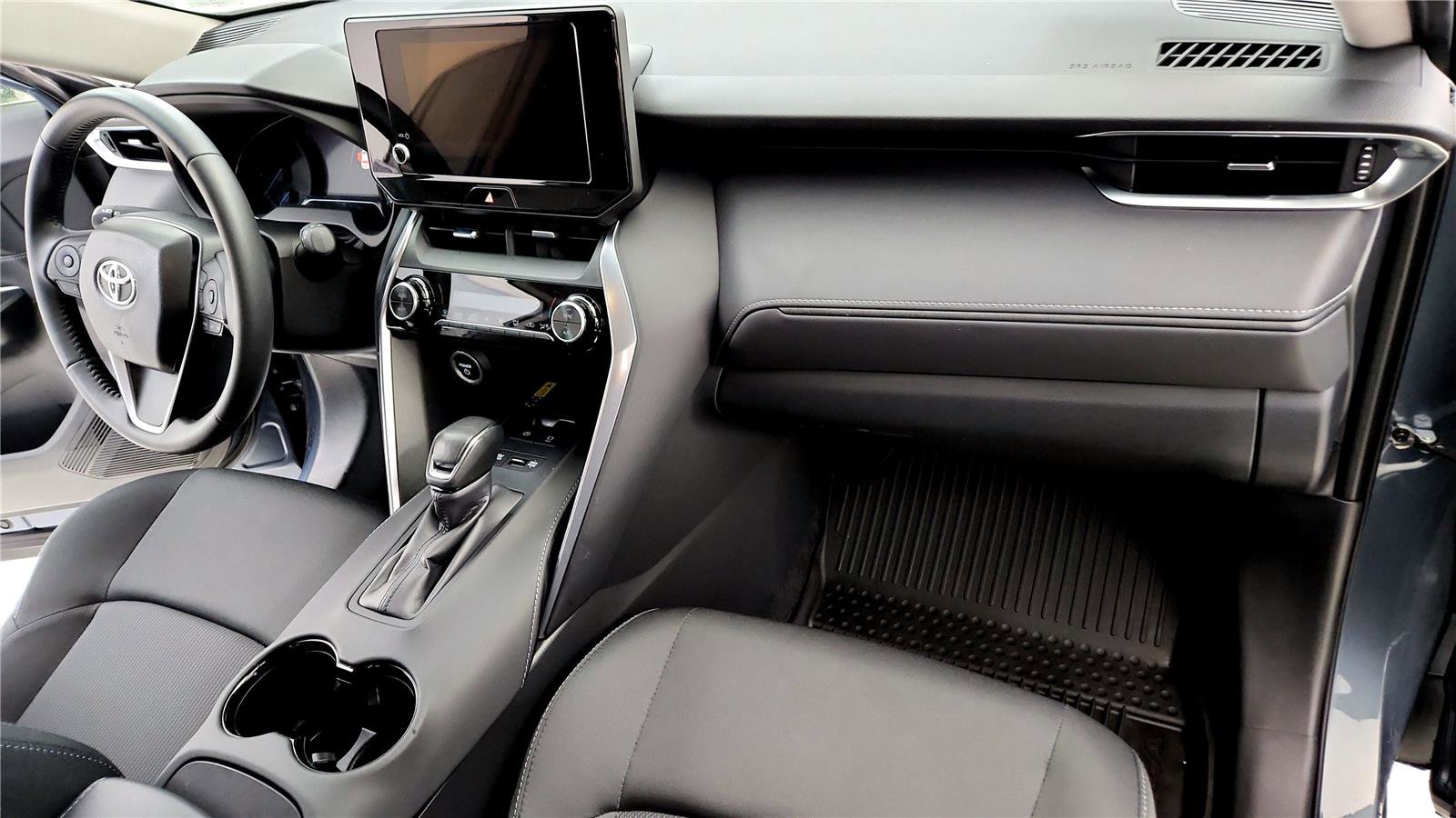 Certified 2023 Toyota Venza LE image 15