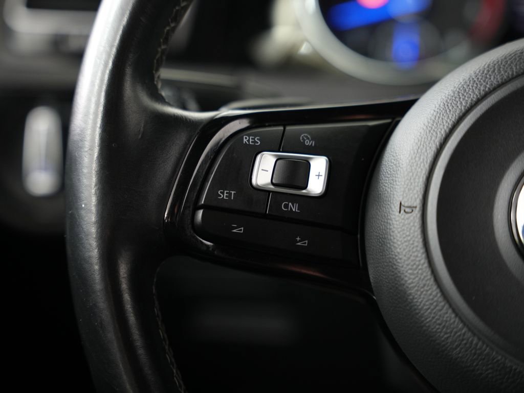 Used 2015 Volkswagen Golf R 4-Door AWD/4WD image 12