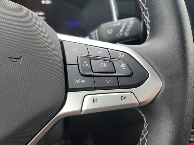 Used 2025 Volkswagen Taos SE image 22