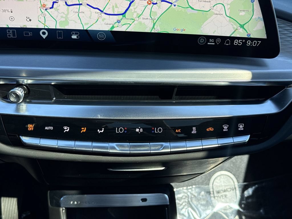 Used 2025 Cadillac Lyriq Luxury w/ LPO, Floor Liner Package AWD/4WD image 17