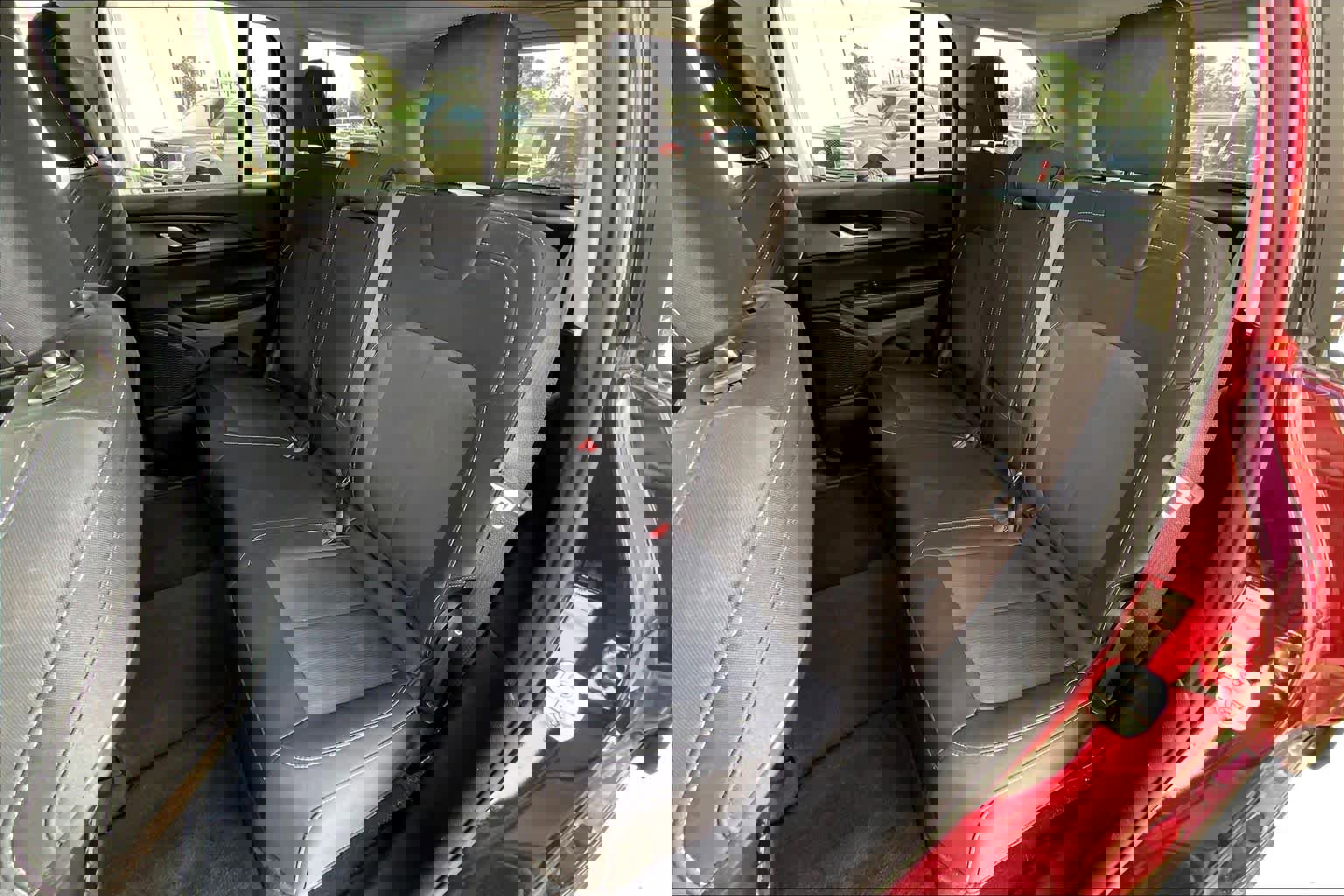 Used 2023 Jeep Grand Cherokee Laredo w/ Luxury Tech Group I image 20