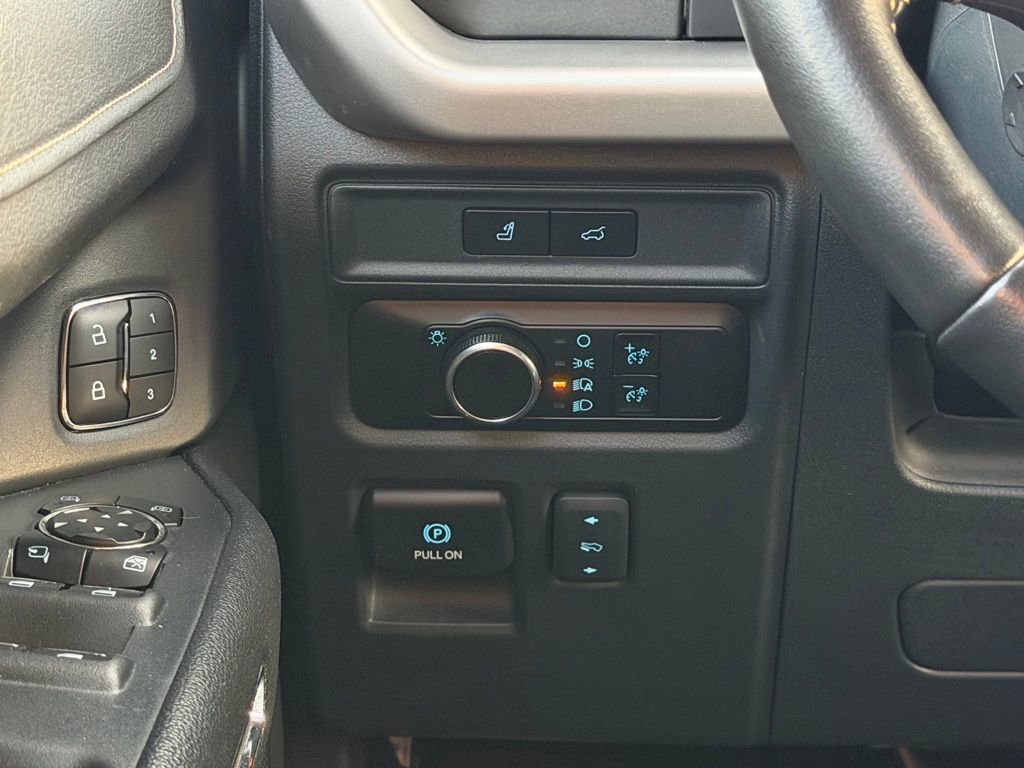 Used 2024 Ford Expedition Max XLT image 33