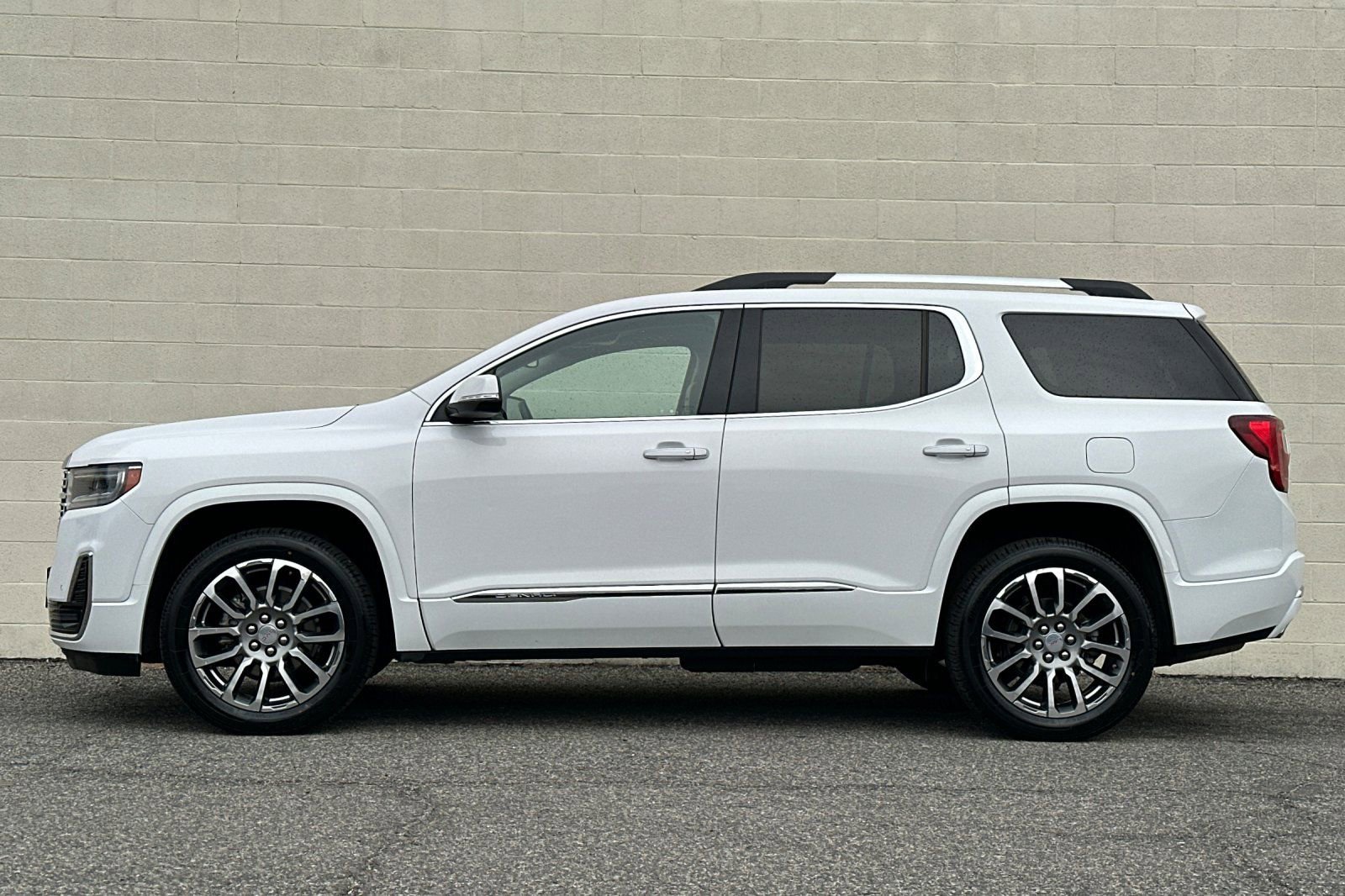 Certified 2023 GMC Acadia Denali image 7