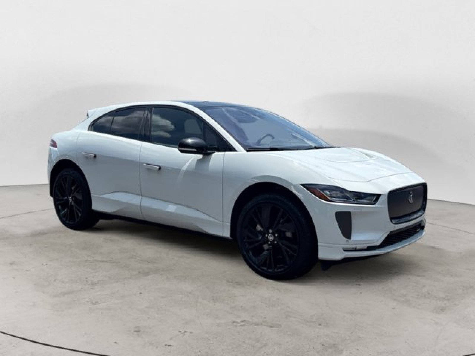 Used 2024 Jaguar I-PACE R-Dynamic HSE image 2