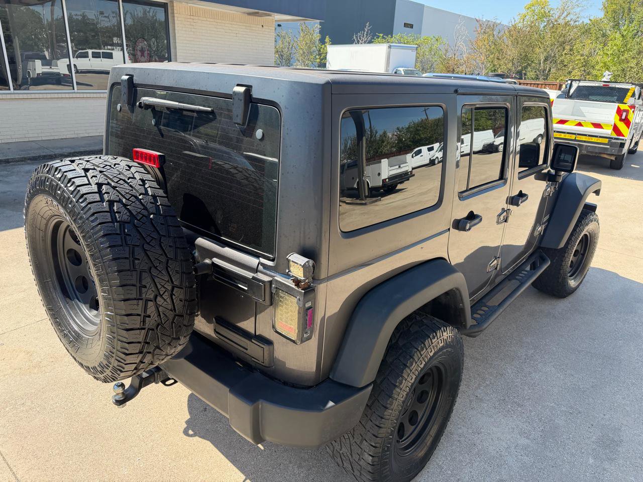 Used 2018 Jeep Wrangler Unlimited Sport w/ Connectivity Group image 15