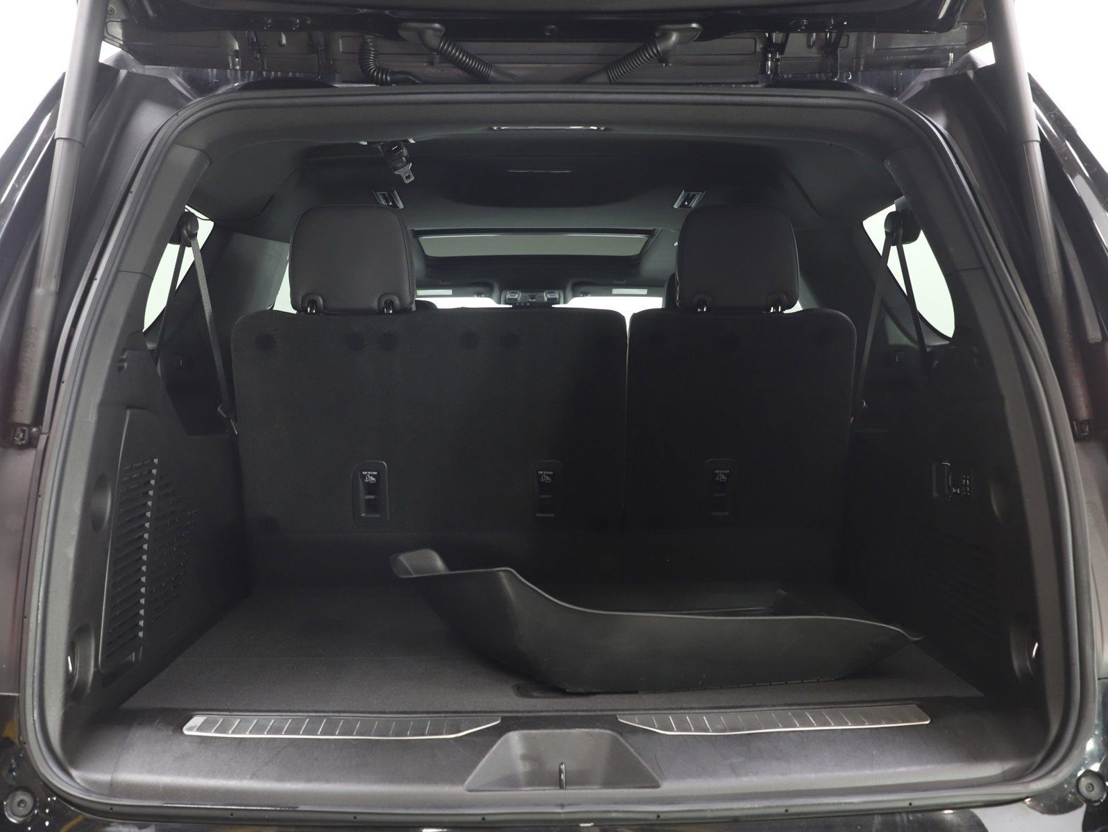 Used 2023 GMC Yukon XL AT4 w/ AT4 Premium Package AWD/4WD image 9
