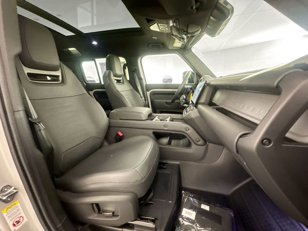 New 2026 Land Rover Defender 110 OCTA image 28