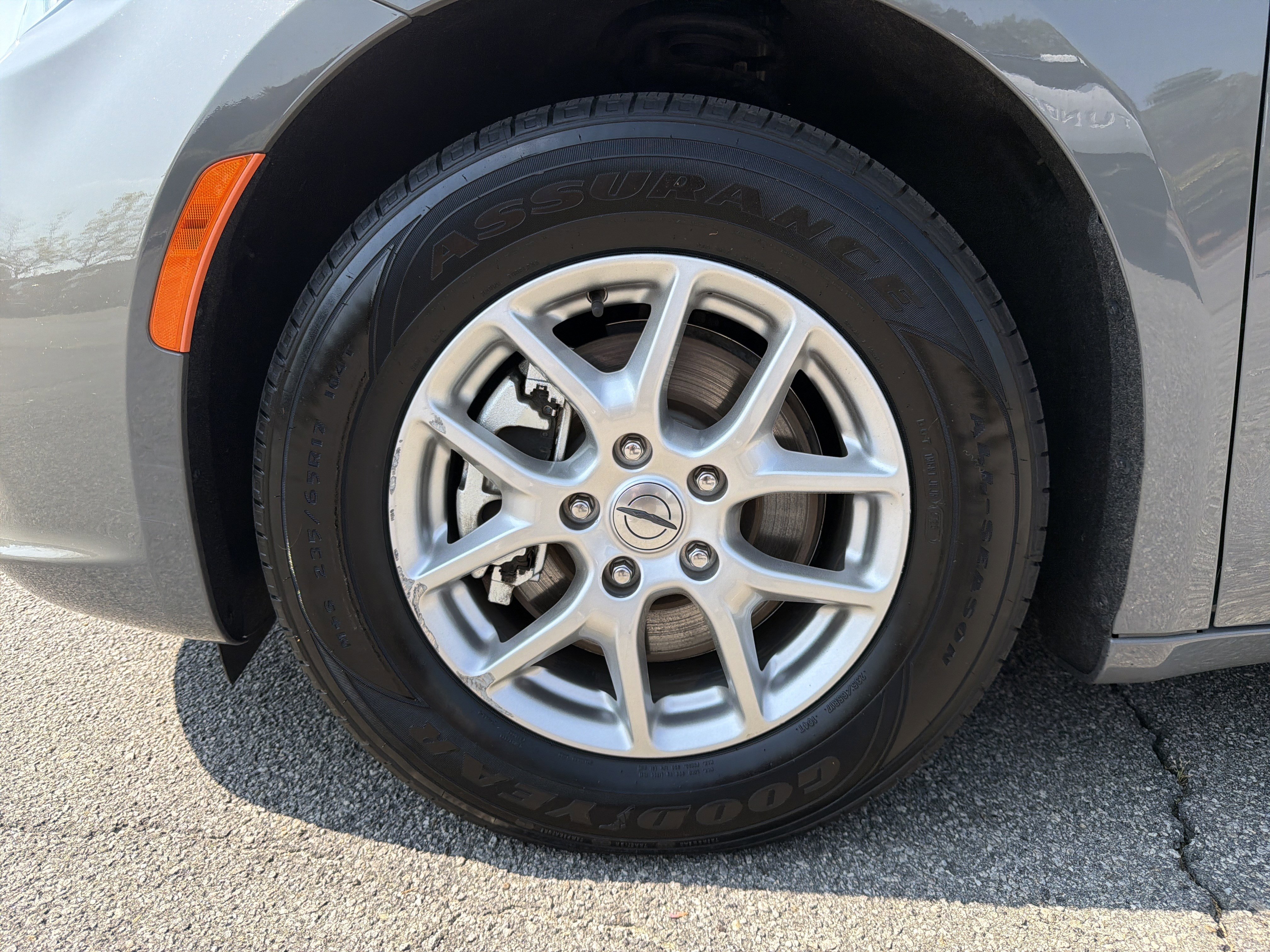 Used 2025 Chrysler Pacifica Select image 23