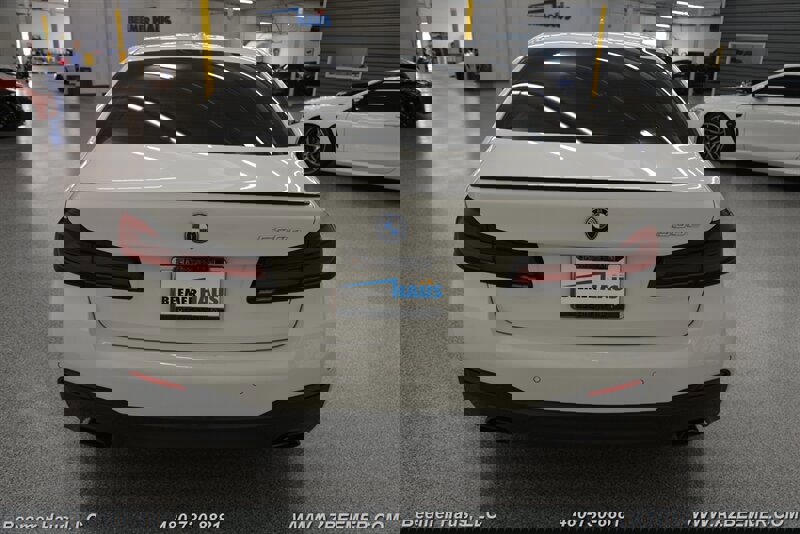 Used 2023 BMW 530e w/ M Sport Package image 9