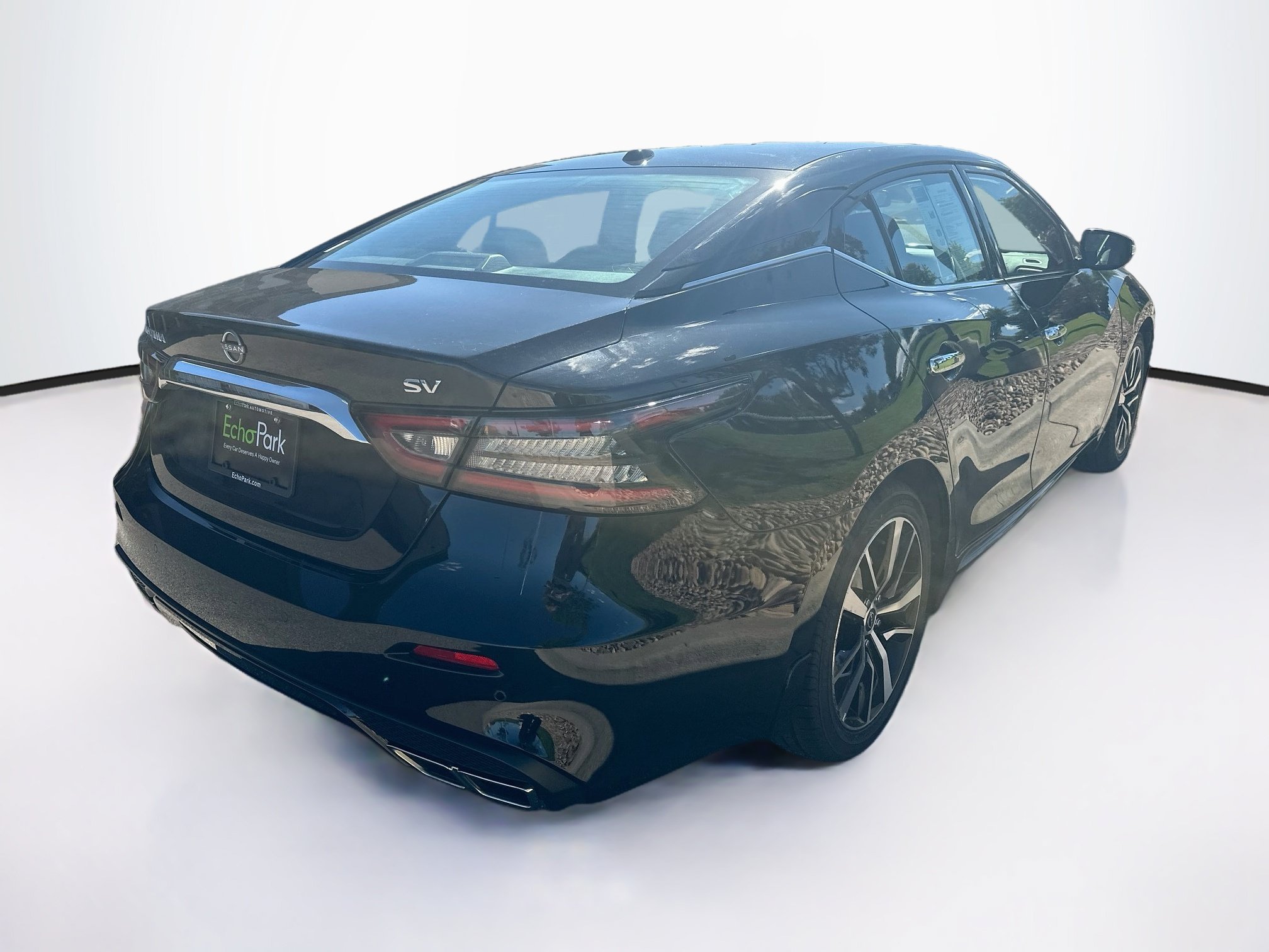 Used 2023 Nissan Maxima SV w/ Floor Mat Group FWD image 9
