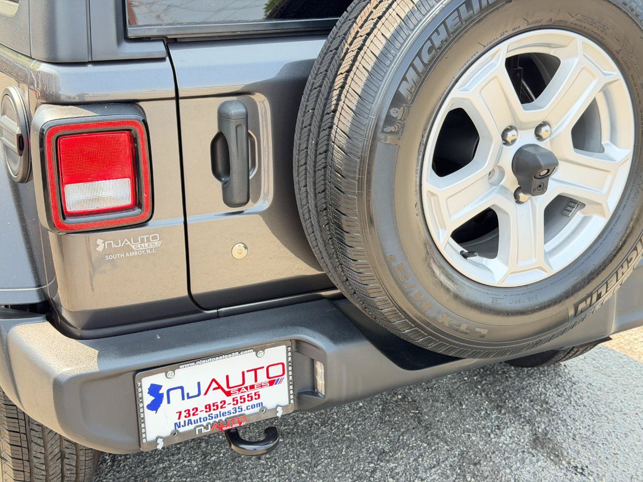 Used 2018 Jeep Wrangler Unlimited Sport S AWD/4WD image 89