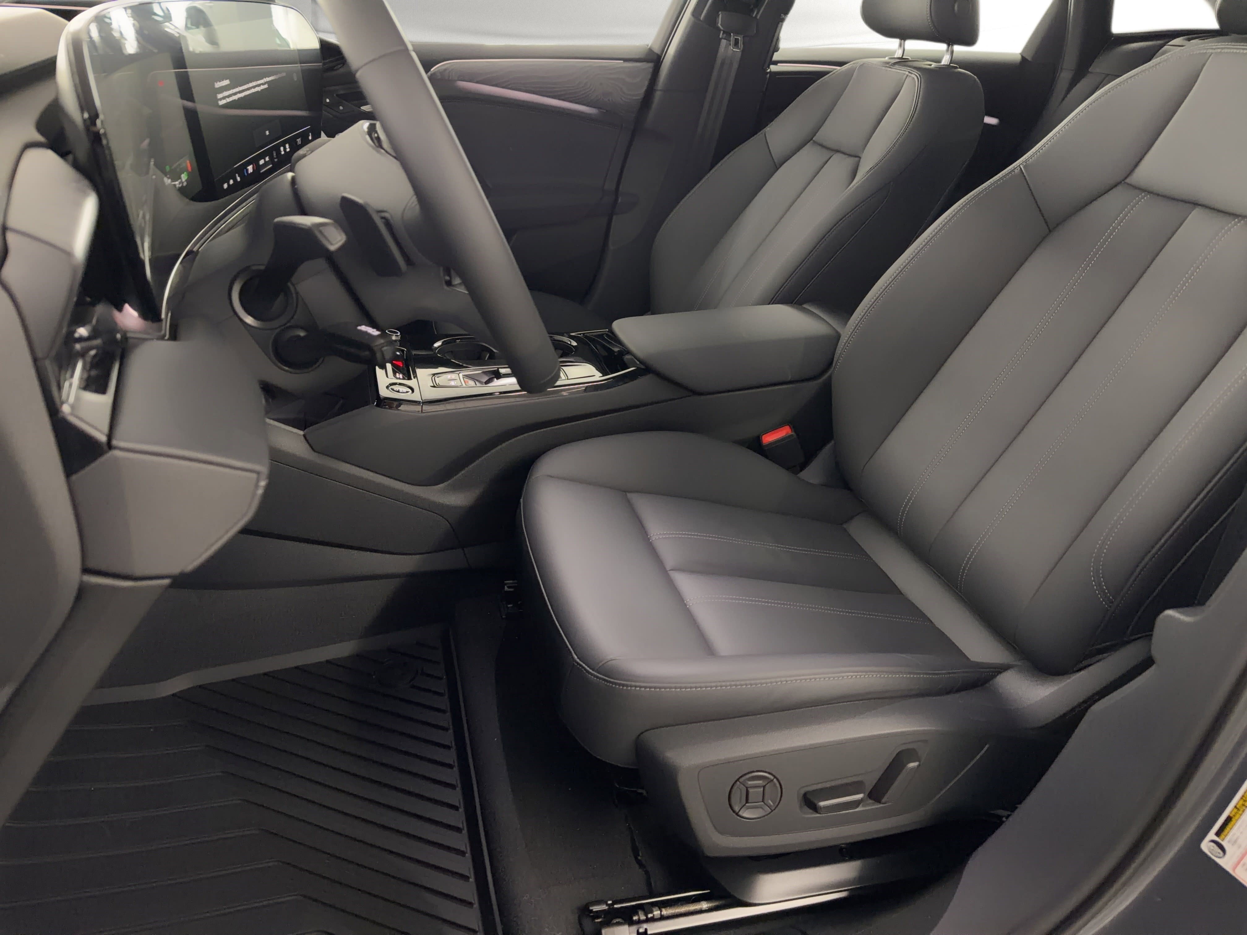 Used 2025 Audi A6 e-tron Premium Plus w/ Premium Plus image 5