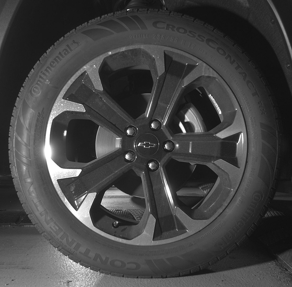 New 2027 Chevrolet Equinox LT w/ LPO, Floor Liner Package FWD image 35