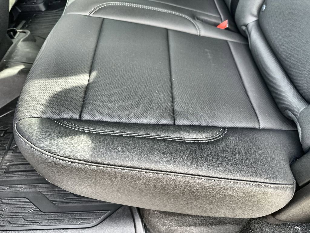 New 2026 GMC Sierra 1500 SLT image 17