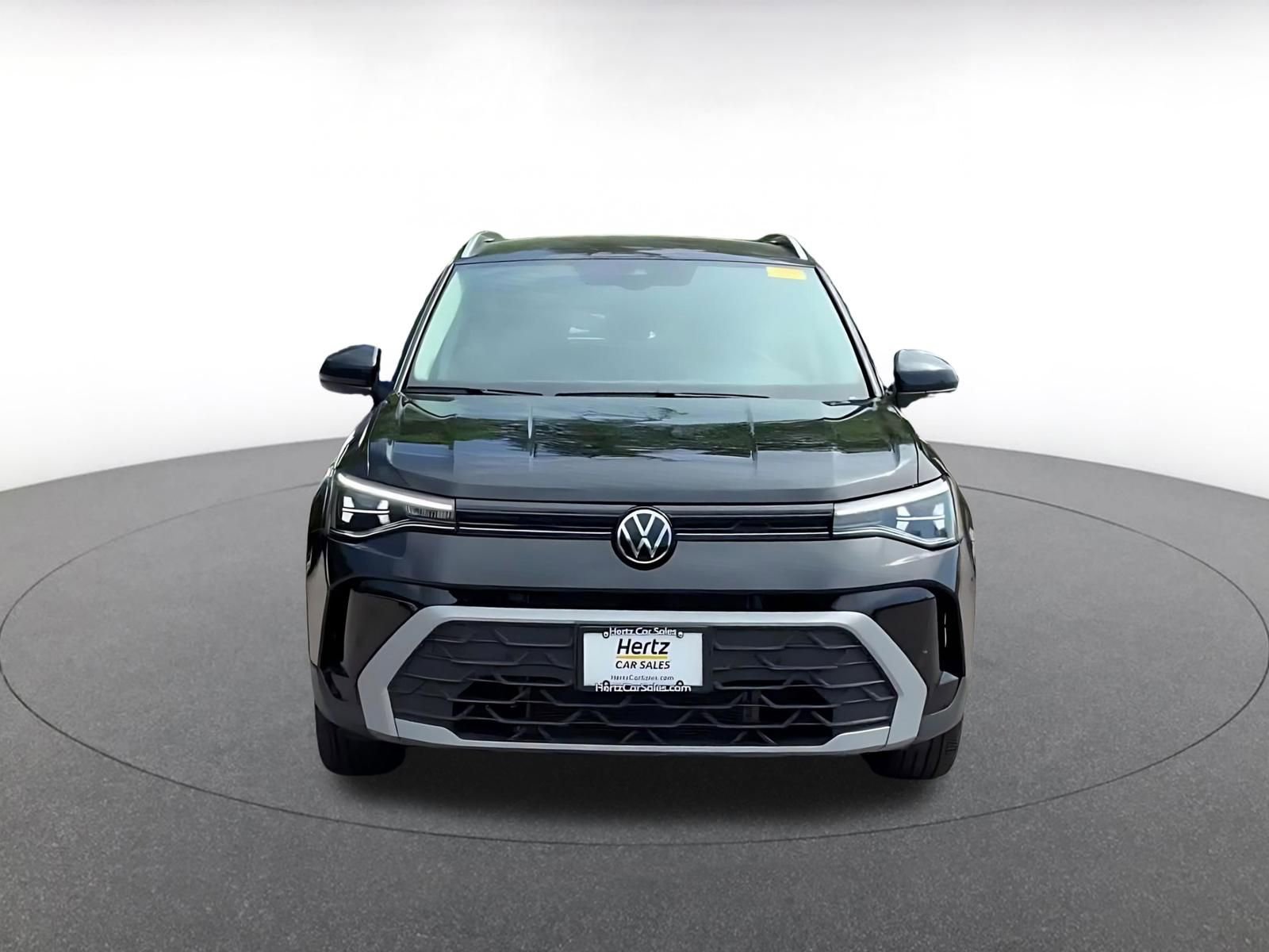 Used 2025 Volkswagen Taos SE FWD image 4