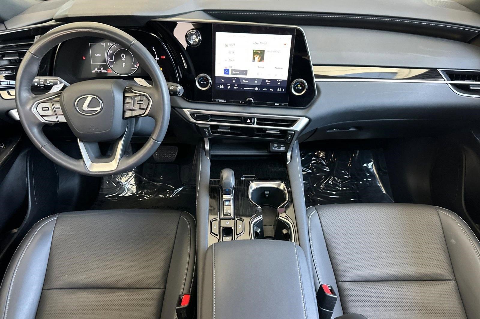 Certified 2024 Lexus RX 350 FWD w/ Technology Package image 17