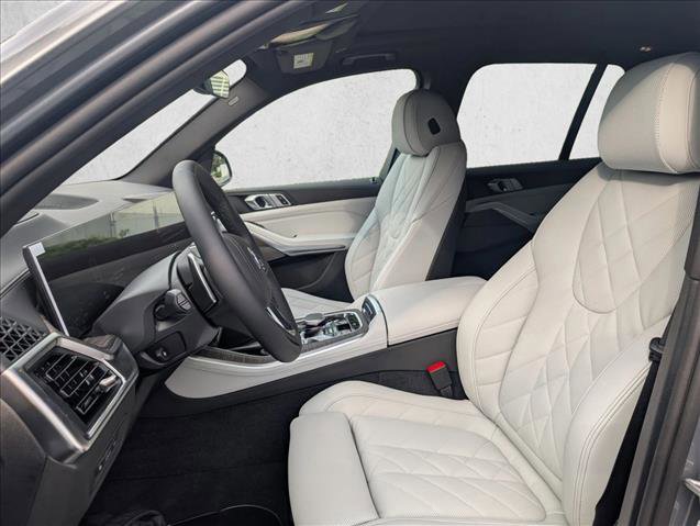 New 2026 BMW X5 xDrive50e image 4