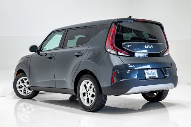 Used 2025 Kia Soul LX w/ LX Technology Package FWD image 29