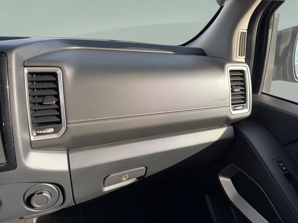 Used 2022 Nissan Frontier SV image 25