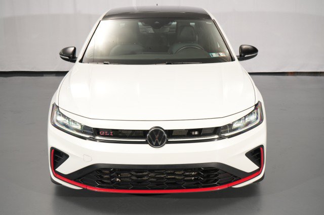 Used 2025 Volkswagen Jetta GLI Autobahn FWD image 4