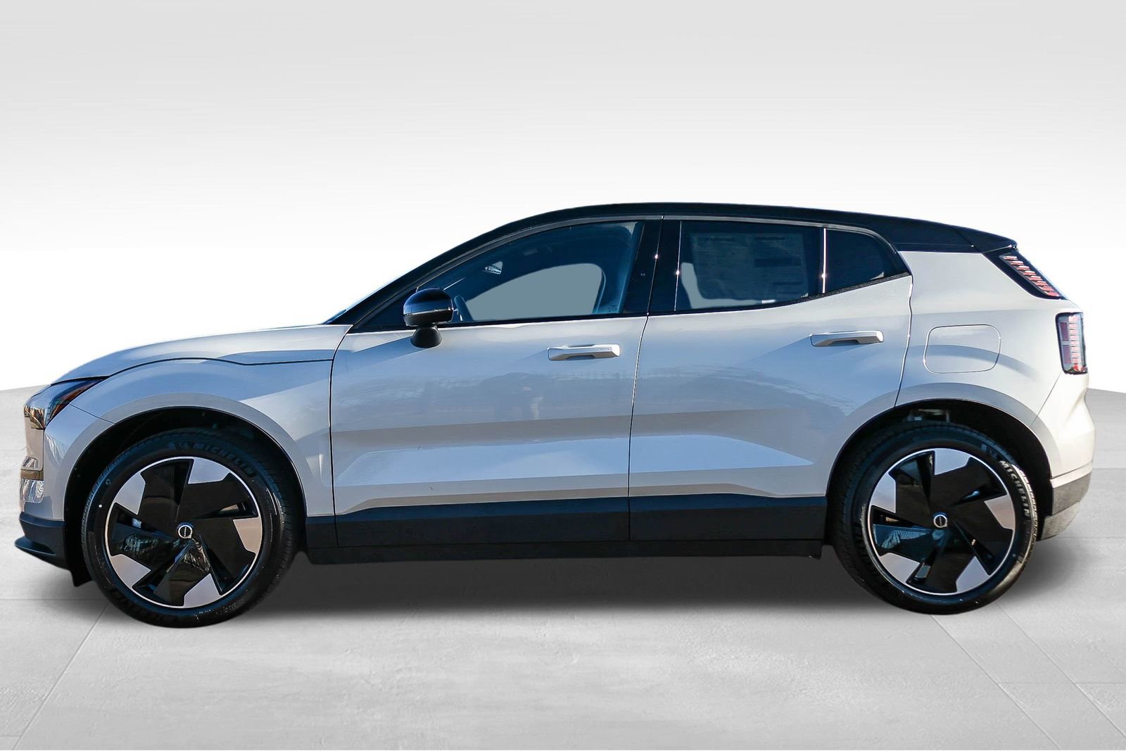 New 2025 Volvo EX30 Plus w/ Protection Package Premier AWD/4WD image 8