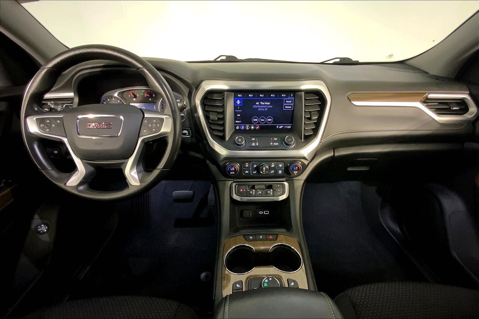 Used 2023 GMC Acadia SLE w/ Driver Convenience Package image 16