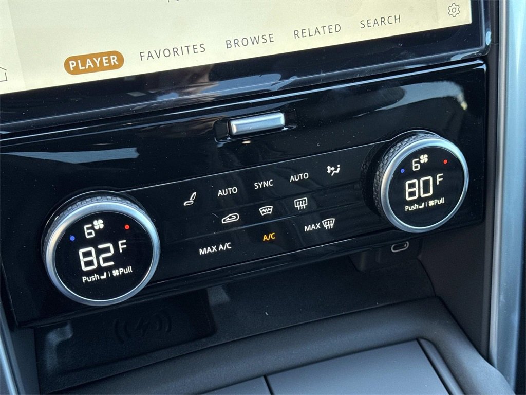 New 2025 Land Rover Discovery S image 26